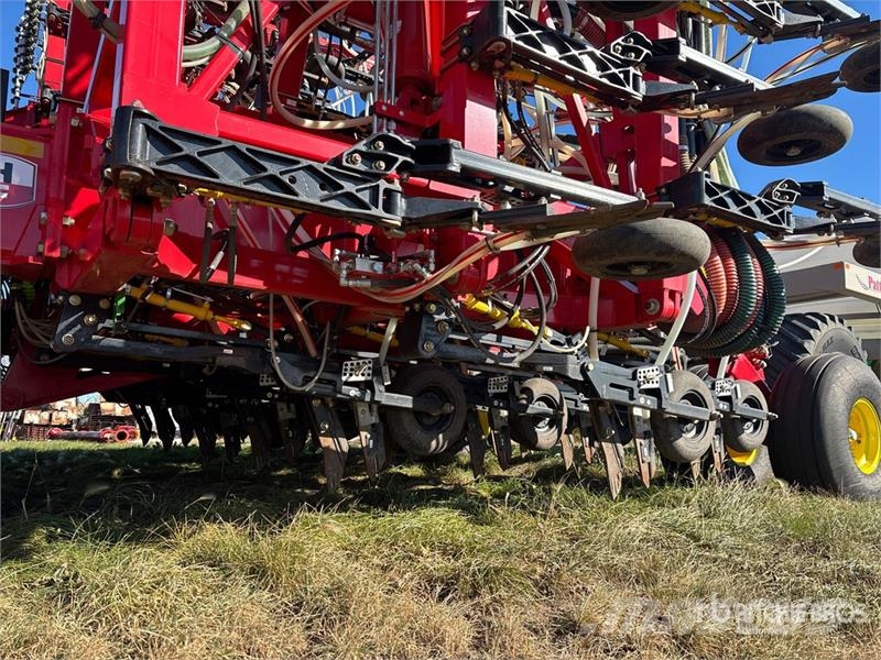 Bourgault 3335-76PHD 76 ft Air Drill 드릴