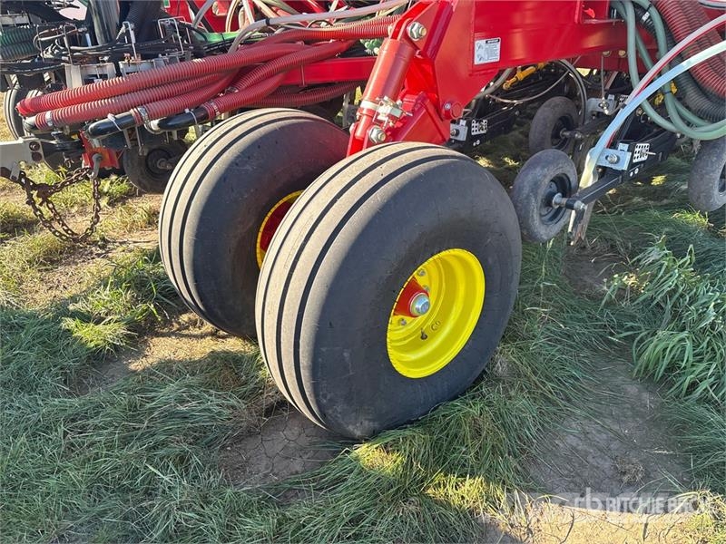 Bourgault 3335-76PHD 76 ft Air Drill 드릴