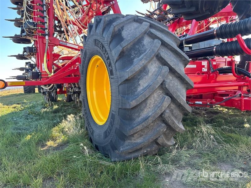 Bourgault 3335-76PHD 76 ft Air Drill 드릴