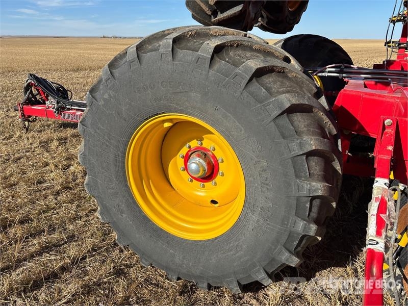 Bourgault 3335 QDA 76 ft Air Drill مثاقيب