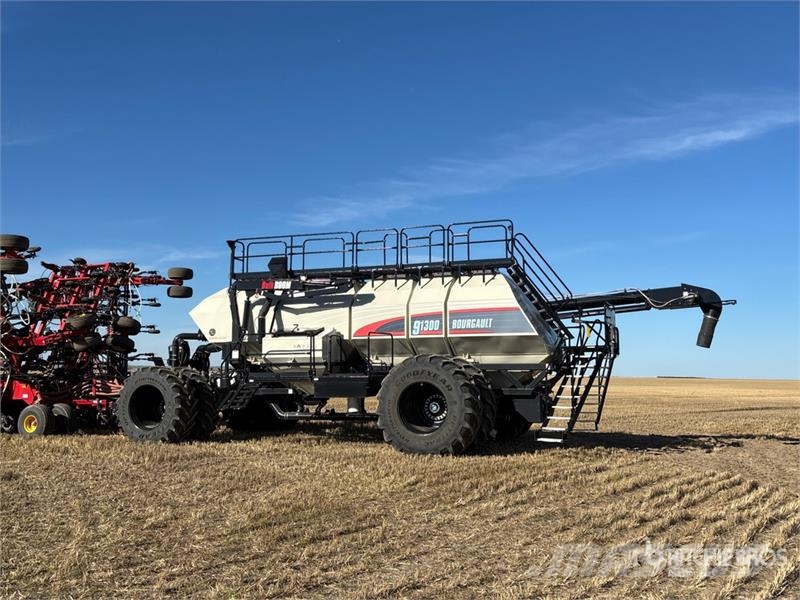 Bourgault 3335 QDA 76 ft Air Drill مثاقيب