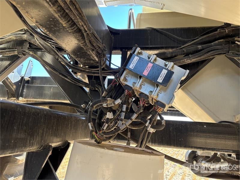 Bourgault 3335 QDA 76 ft Air Drill مثاقيب