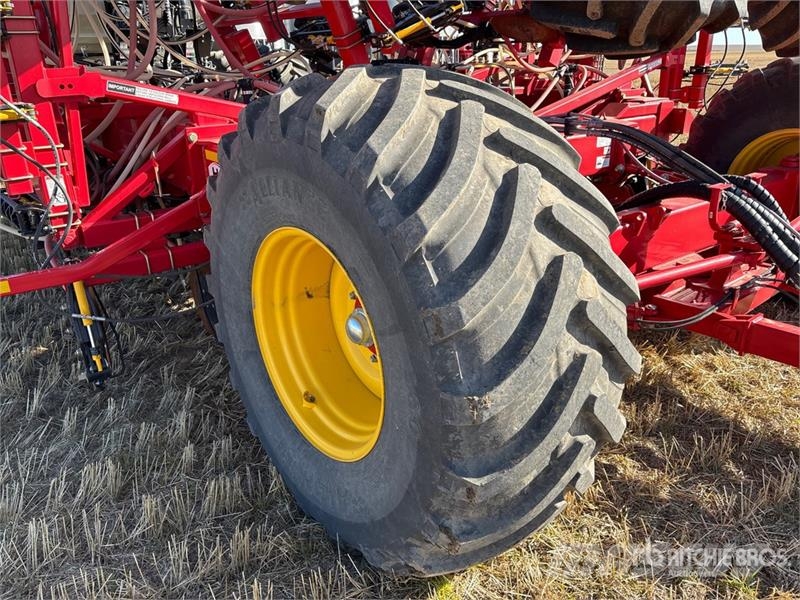 Bourgault 3335 QDA 76 ft Air Drill مثاقيب