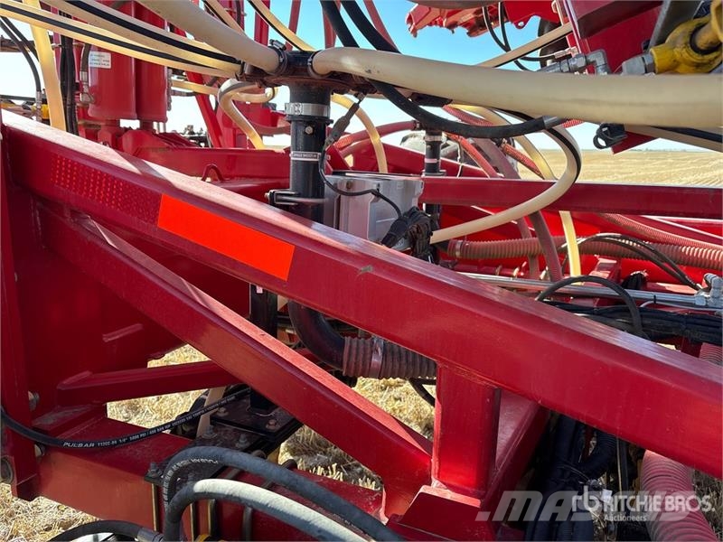 Bourgault 3335 QDA 76 ft Air Drill مثاقيب