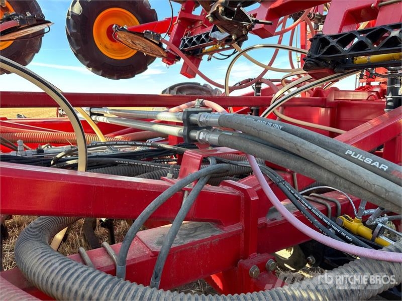 Bourgault 3335 QDA 76 ft Air Drill مثاقيب