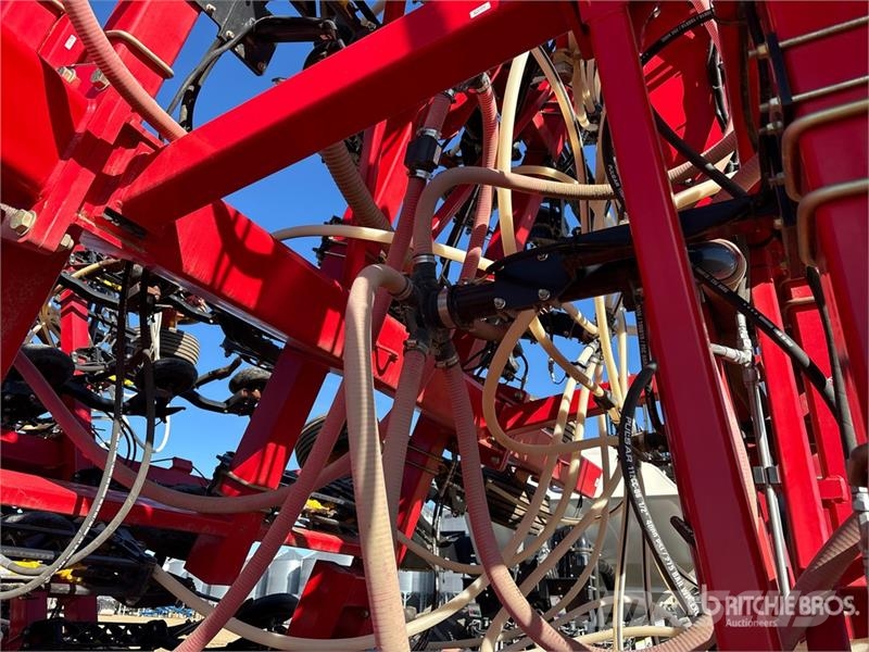 Bourgault 3335 QDA 76 ft Air Drill مثاقيب