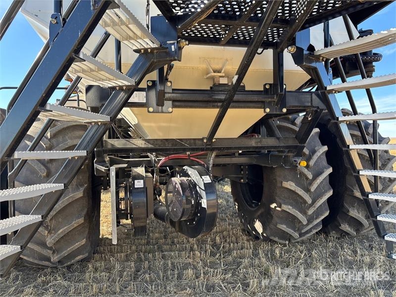 Bourgault 3335 QDA 76 ft Air Drill مثاقيب