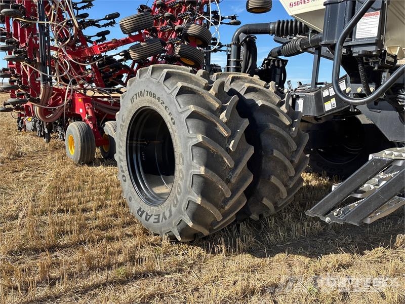 Bourgault 3335 QDA 76 ft Air Drill مثاقيب