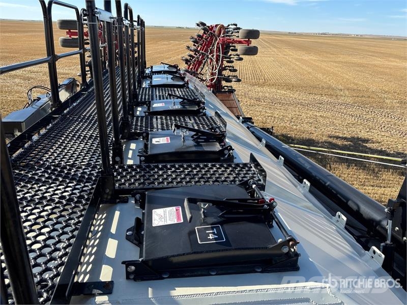 Bourgault 3335 QDA 76 ft Air Drill مثاقيب