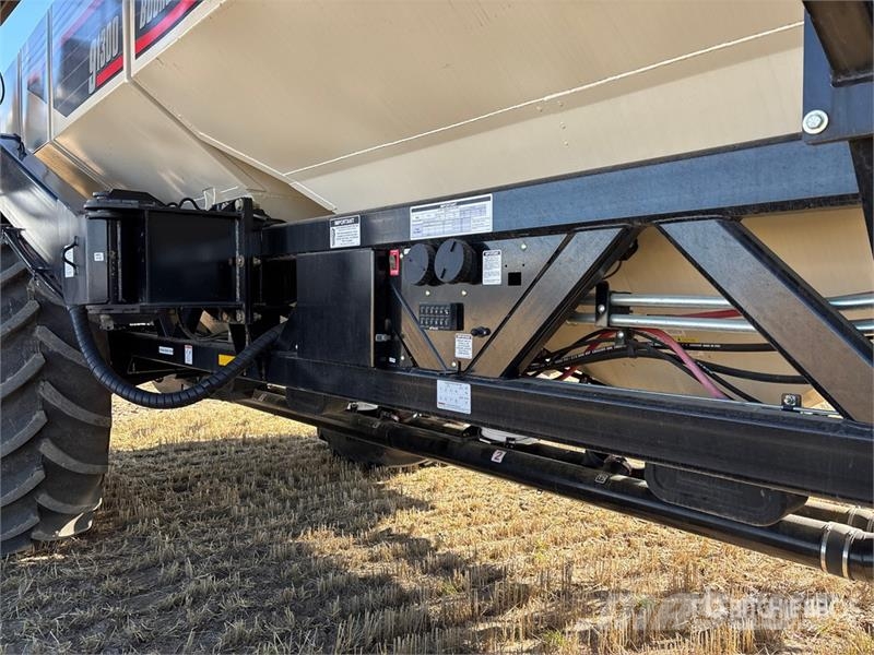 Bourgault 3335 QDA 76 ft Air Drill مثاقيب