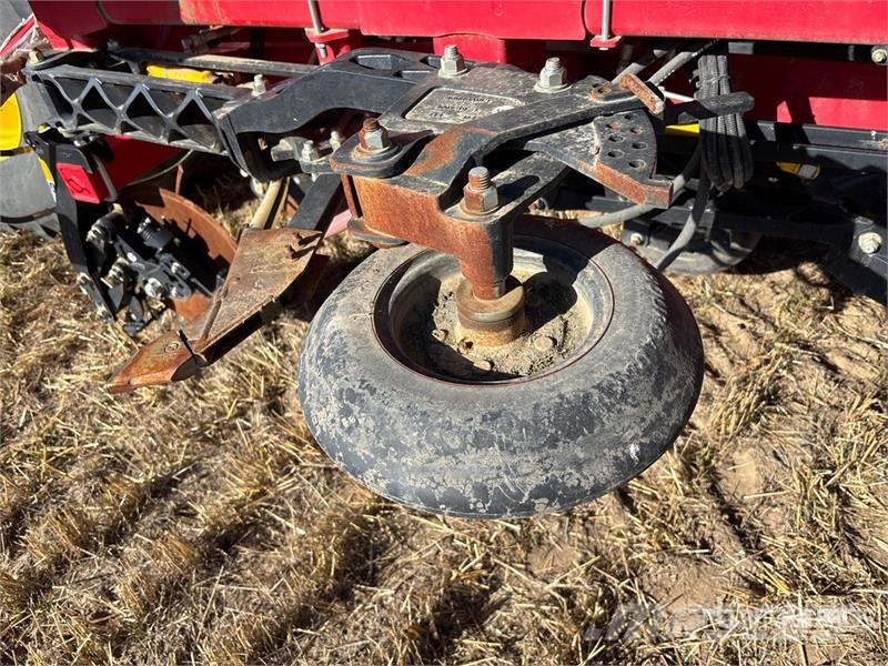 Bourgault 3335 QDA 76 ft Air Drill مثاقيب