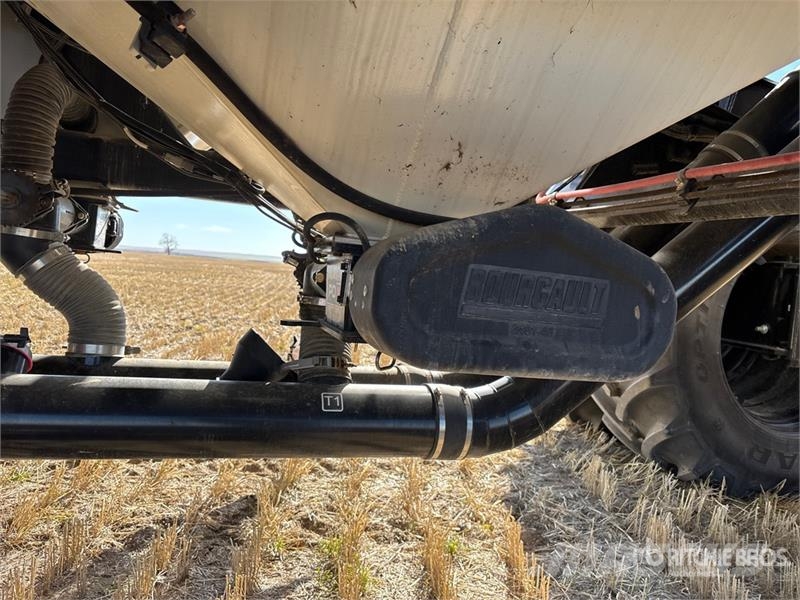 Bourgault 3335 QDA 76 ft Air Drill مثاقيب