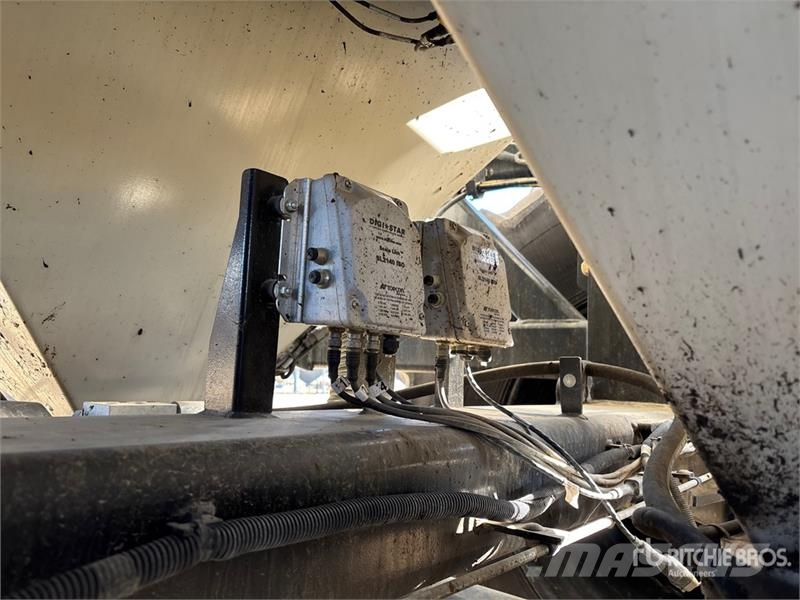 Bourgault 3335 QDA 76 ft Air Drill مثاقيب