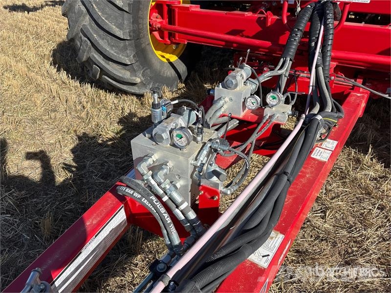 Bourgault 3335 QDA 76 ft Air Drill مثاقيب