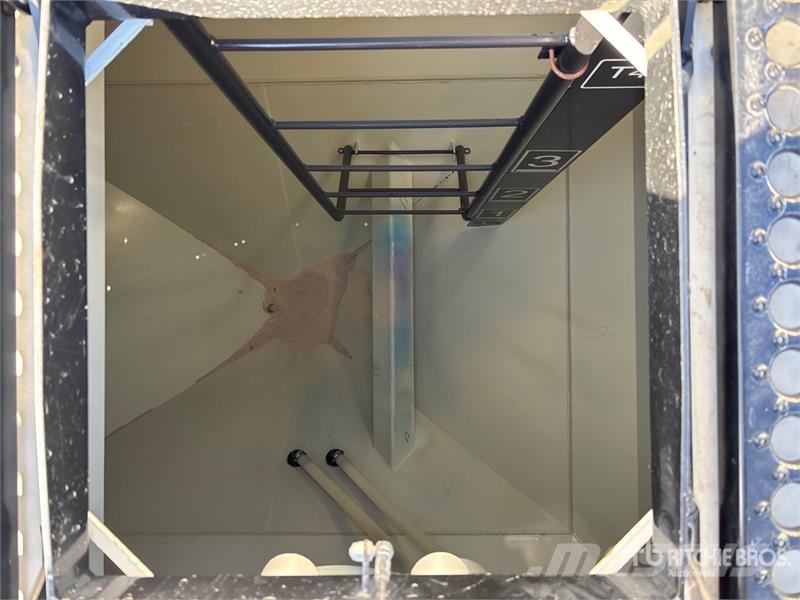 Bourgault 3720 60 ft Air Drill مثاقيب