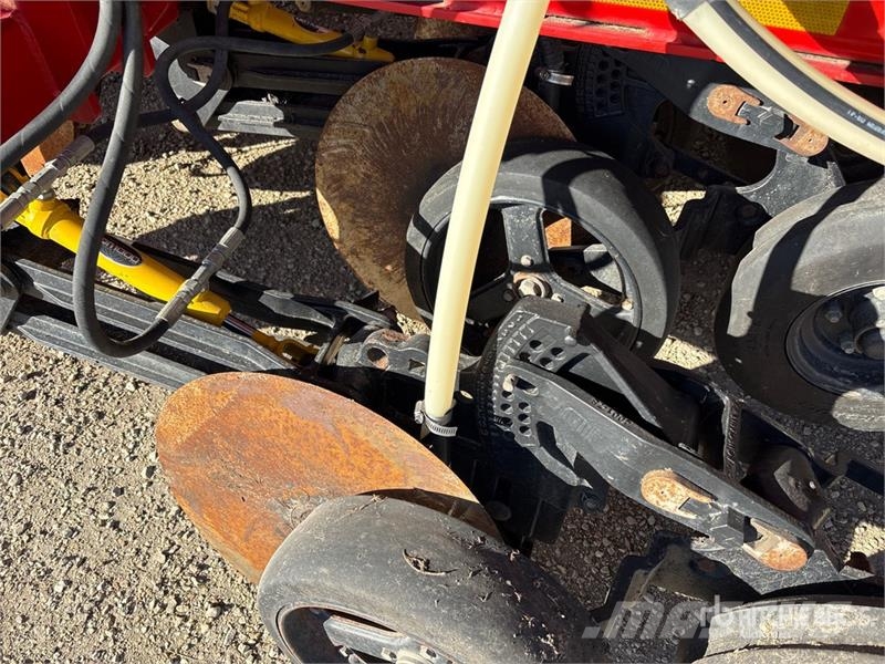 Bourgault 3720 60 ft Air Drill مثاقيب