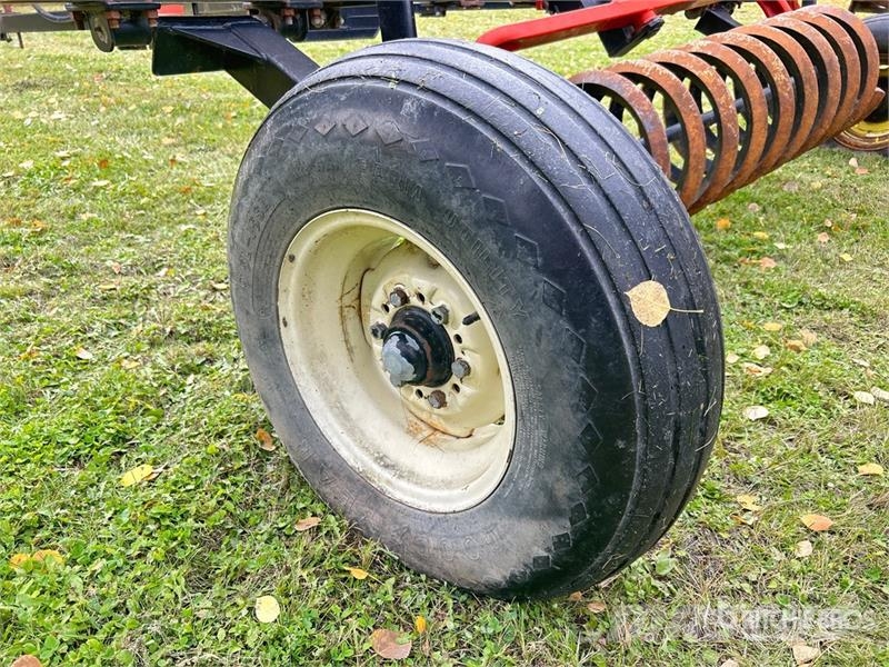 Bourgault 4000 32 ft Coil Packer Other tillage machines and accessories