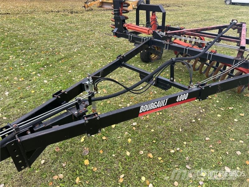 Bourgault 4000 32 ft Coil Packer Other tillage machines and accessories