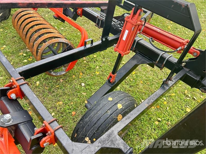 Bourgault 4000 32 ft Coil Packer Other tillage machines and accessories