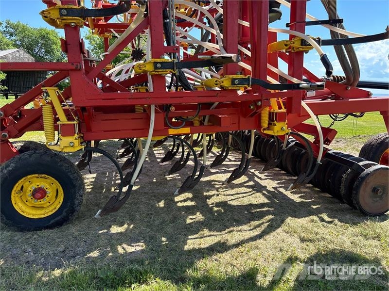 Bourgault 5710 50 ft Air Seeder Perfuradoras