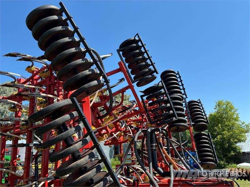 Bourgault 5710 50 ft Air Seeder Perfuradoras