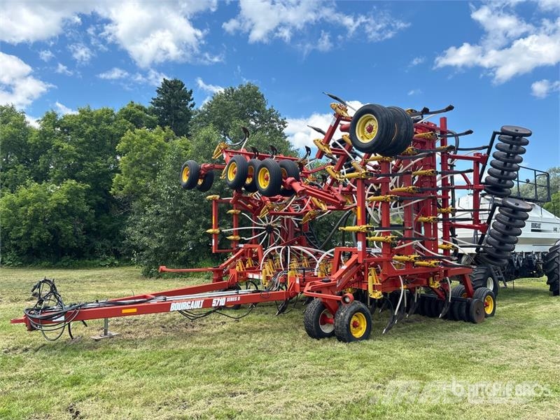 Bourgault 5710 50 ft Air Seeder Perfuradoras