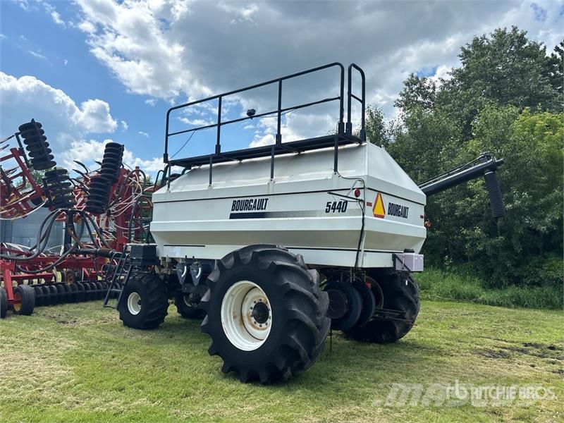 Bourgault 5710 50 ft Air Seeder Perfuradoras