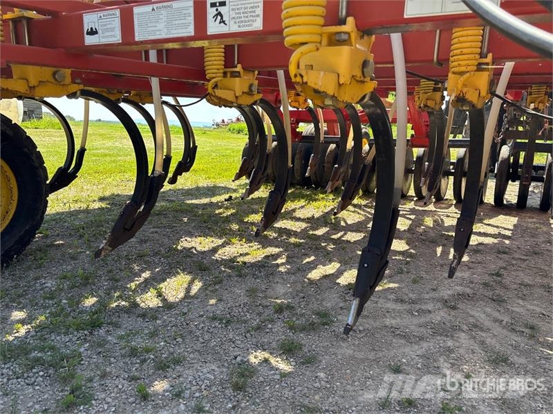 Bourgault 5710 50 ft Air Seeder Perfuradoras