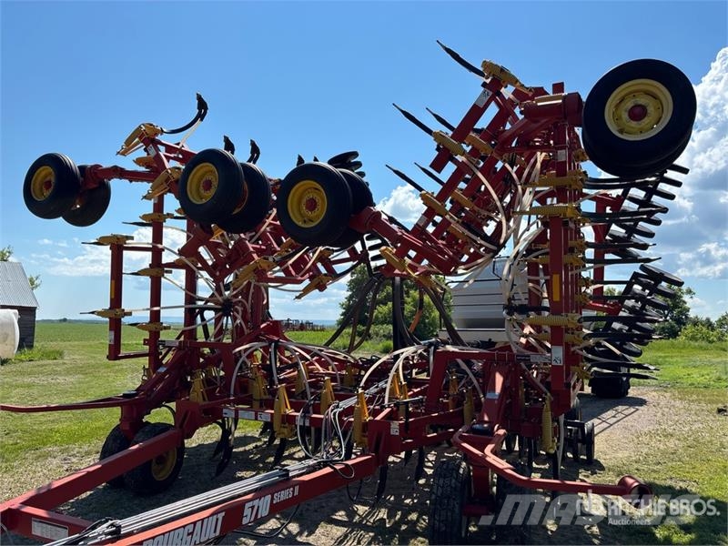 Bourgault 5710 50 ft Air Seeder Perfuradoras