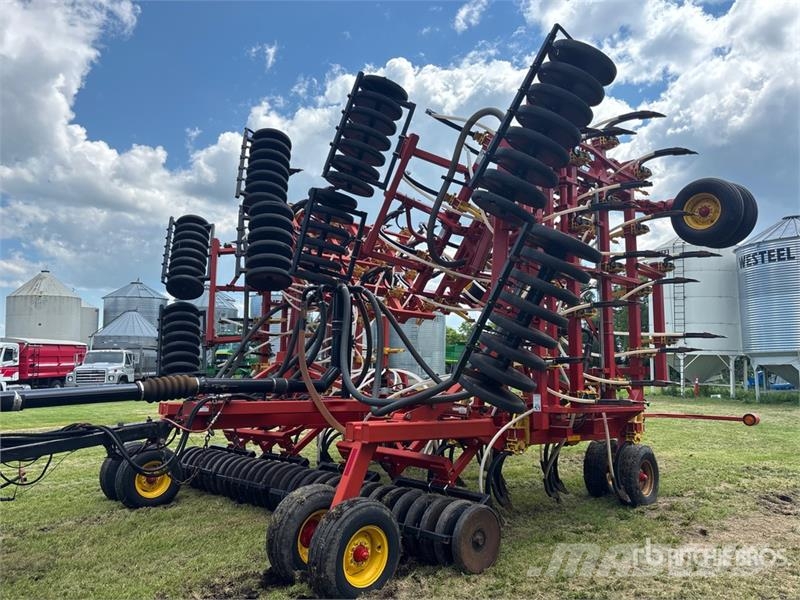 Bourgault 5710 50 ft Air Seeder Perfuradoras