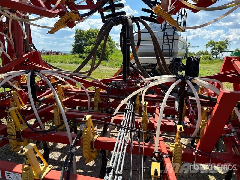 Bourgault 5710 50 ft Air Seeder Perfuradoras