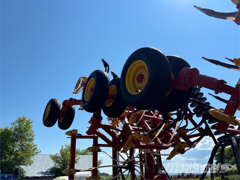 Bourgault 5710 50 ft Air Seeder Perfuradoras
