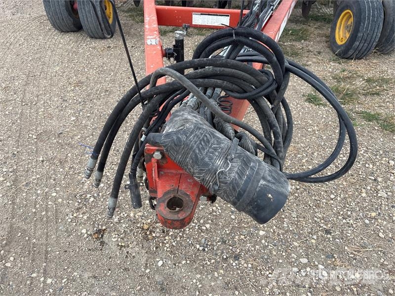 Bourgault 5710 Series II 51 ft Air Drill Perforatrici