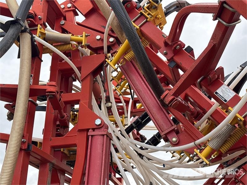 Bourgault 5710 Series II 51 ft Air Drill Perforatrici