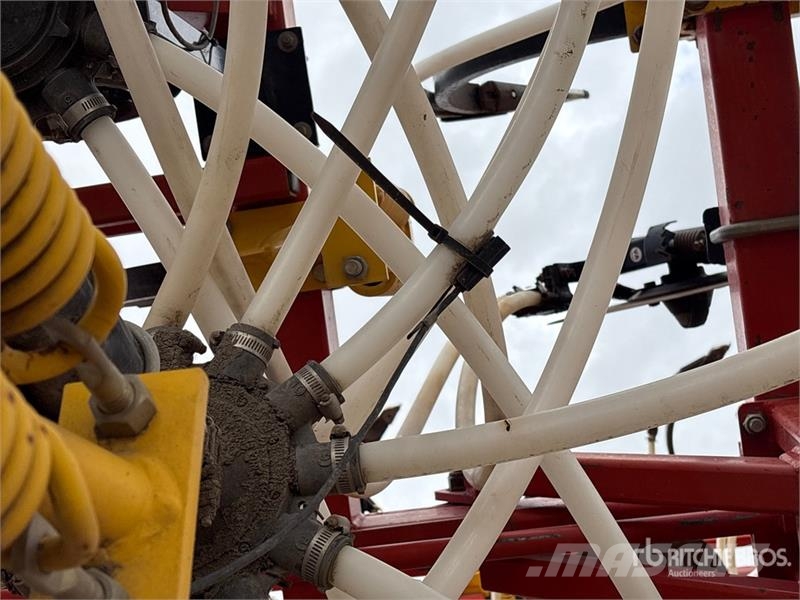 Bourgault 5710 Series II 51 ft Air Drill Perforatrici