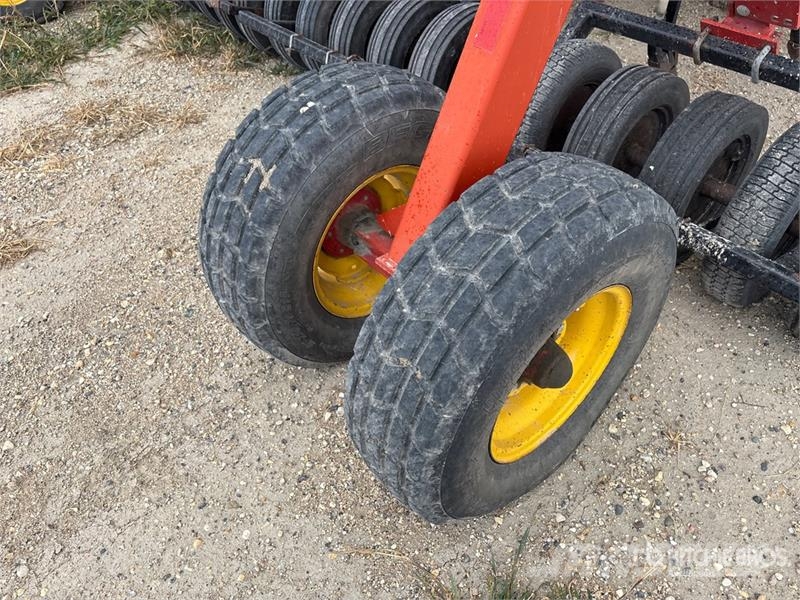 Bourgault 5710 Series II 51 ft Air Drill Perforatrici