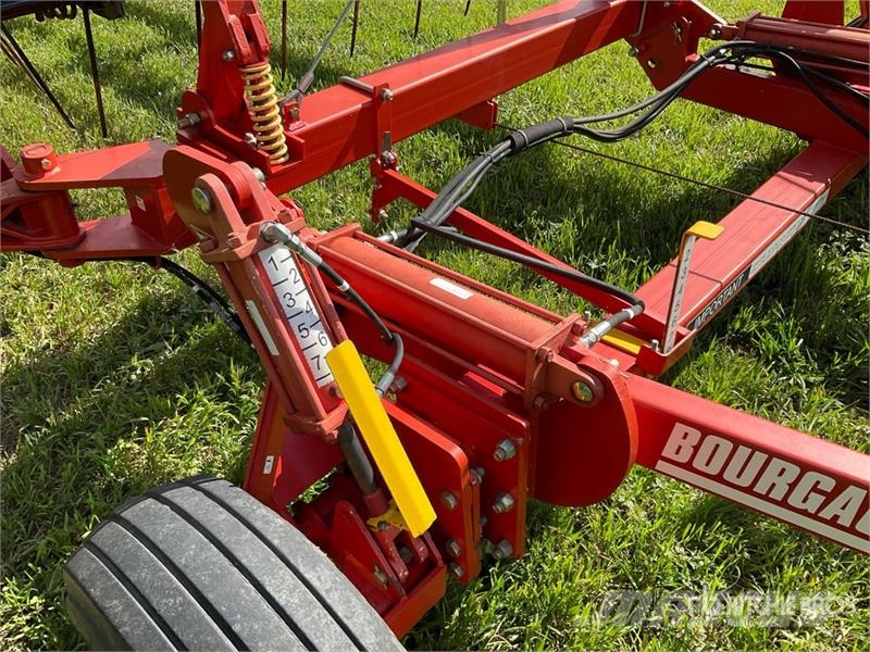 Bourgault 6000 钉齿耙
