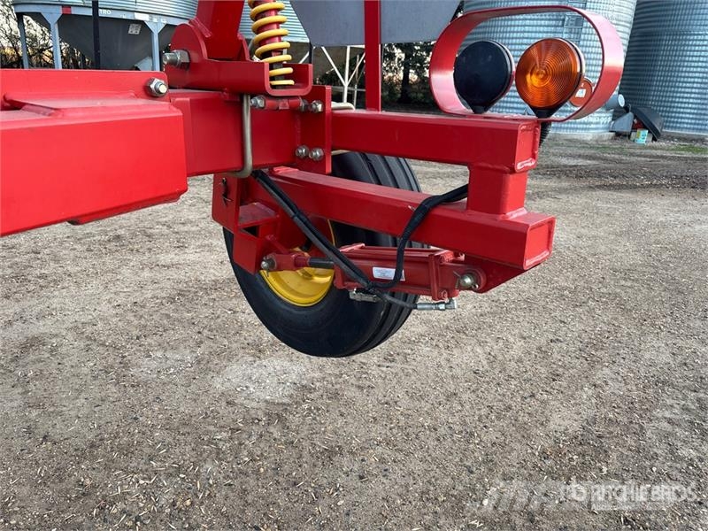 Bourgault 6000 كاسحات