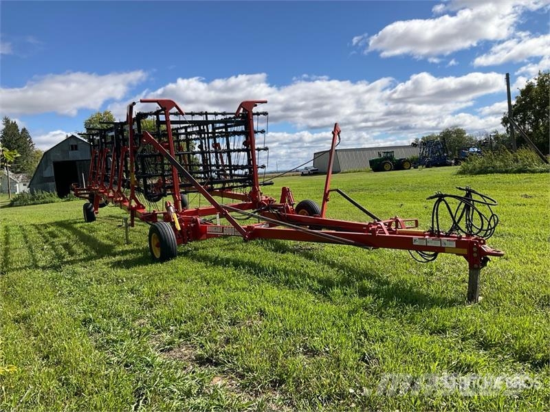 Bourgault 6000 钉齿耙