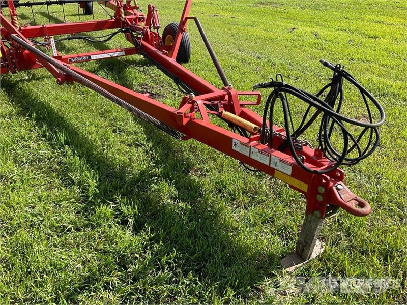 Bourgault 6000 钉齿耙