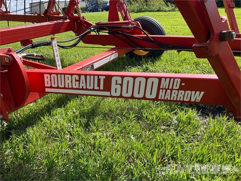 Bourgault 6000 钉齿耙