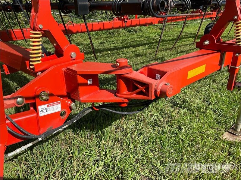 Bourgault 6000 钉齿耙