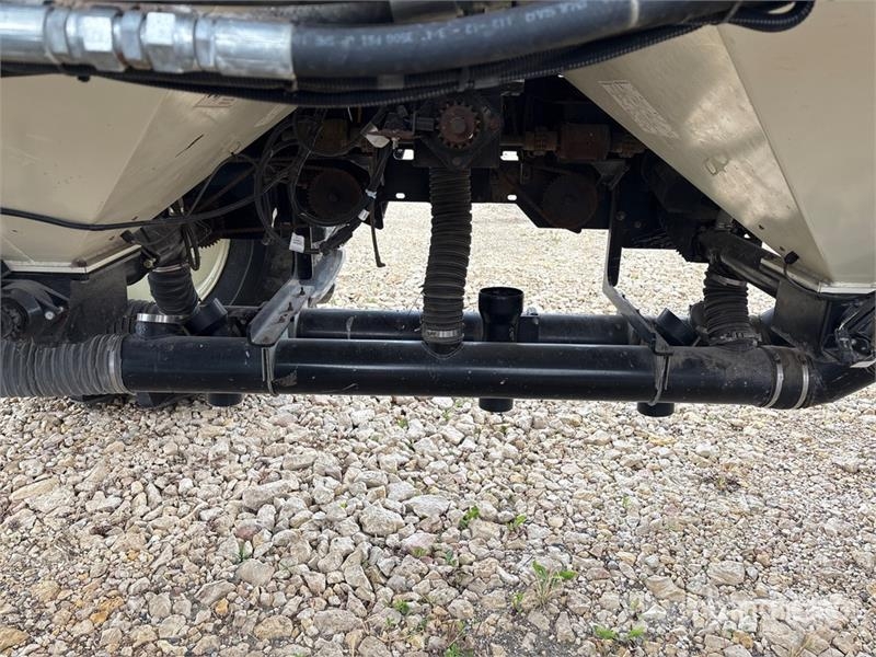Bourgault 6350 350 bu Tow-Behind Air Cart Sijačice