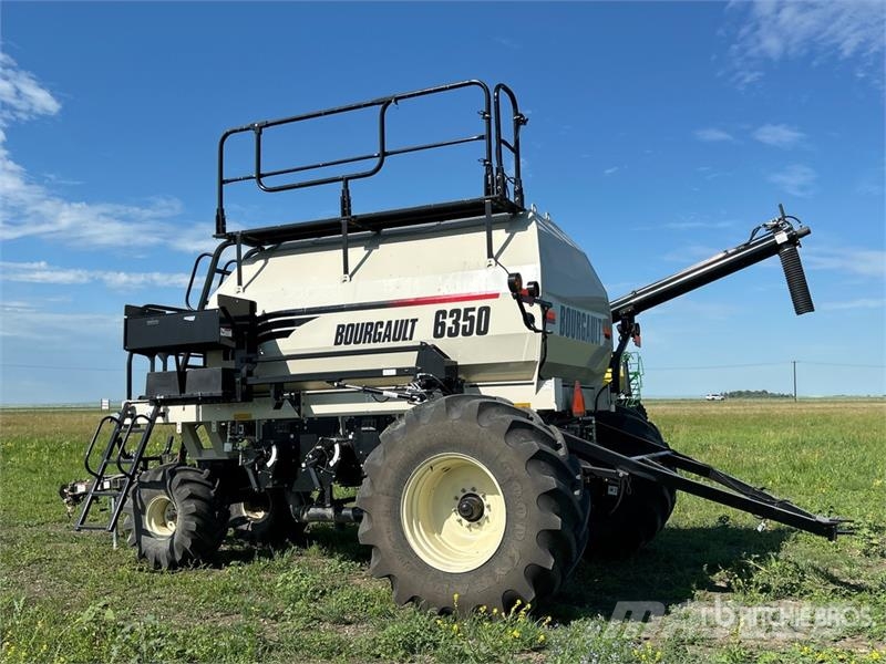 Bourgault 6350 350 bu Tow-Behind Air Cart 鑽頭