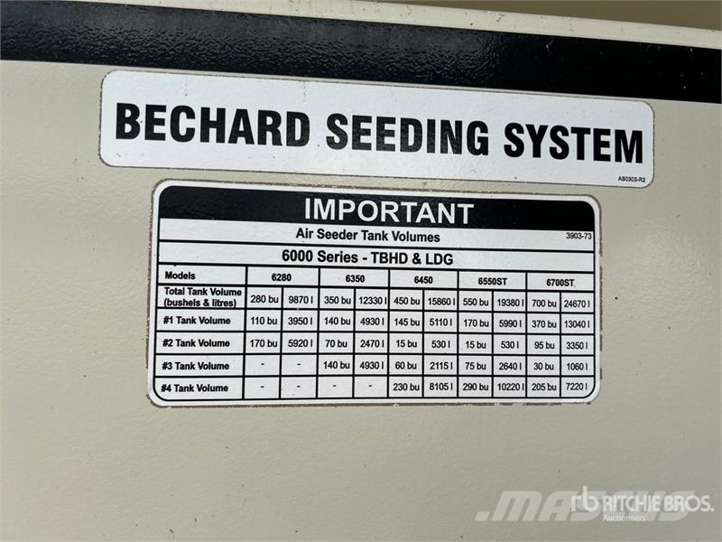 Bourgault 6350 350 bu Tow-Behind Air Cart 鑽頭