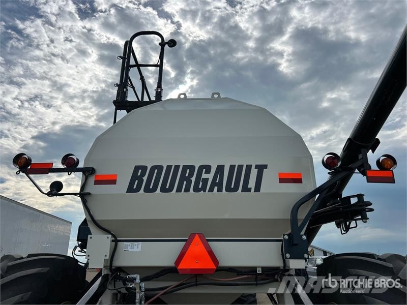 Bourgault 6350 350 bu Tow-Behind Air Cart 鑽頭