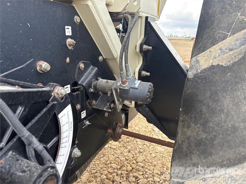 Bourgault 6350 350 bu Tow-Behind Air Cart Sijačice