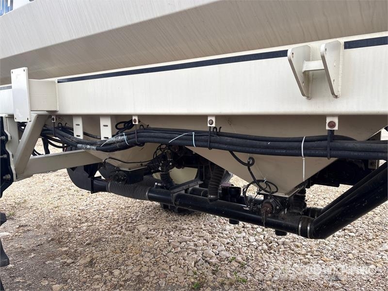 Bourgault 6350 350 bu Tow-Behind Air Cart Sijačice