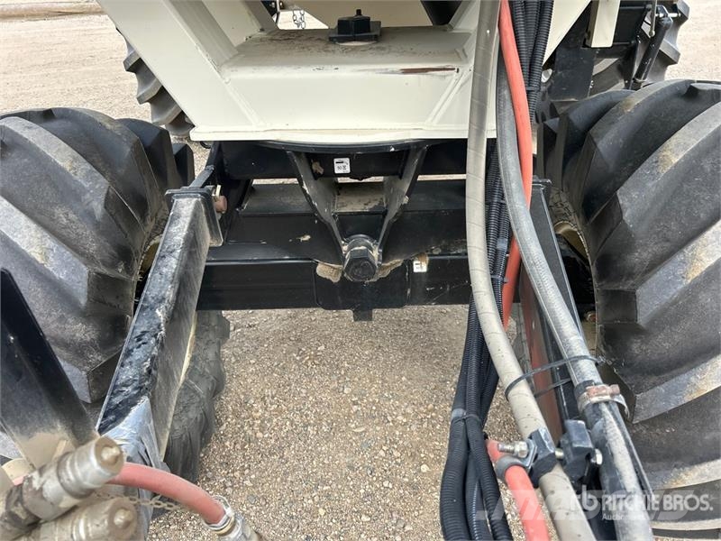 Bourgault 6350 350 bu Tow-Behind Air Cart 鑽頭