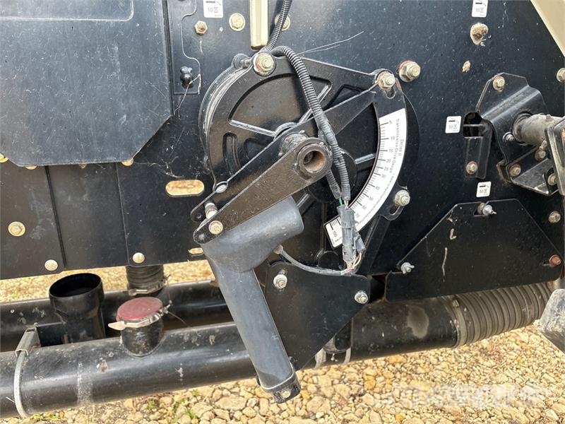 Bourgault 6350 350 bu Tow-Behind Air Cart Sijačice